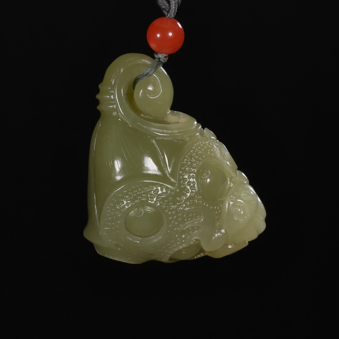 lot35新疆若羌黄口莲蓬挂件/保利拍卖