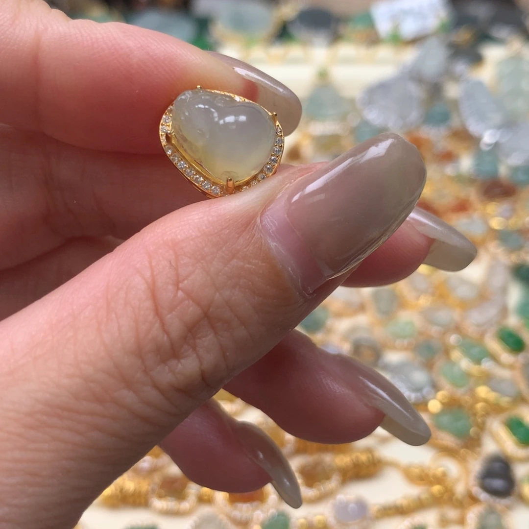 颈饰银S925镶嵌翡翠金蟾