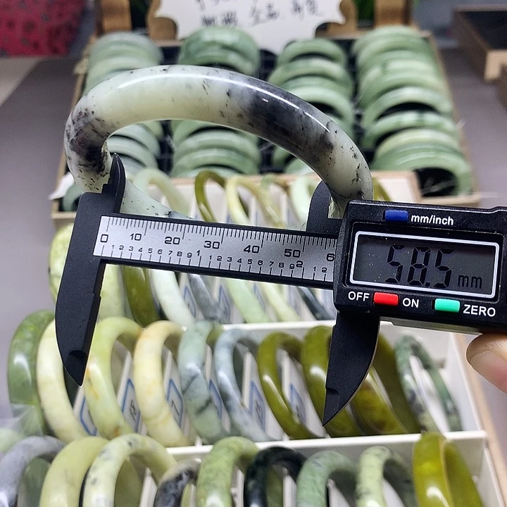 未镶嵌蛇纹石玉手镯37