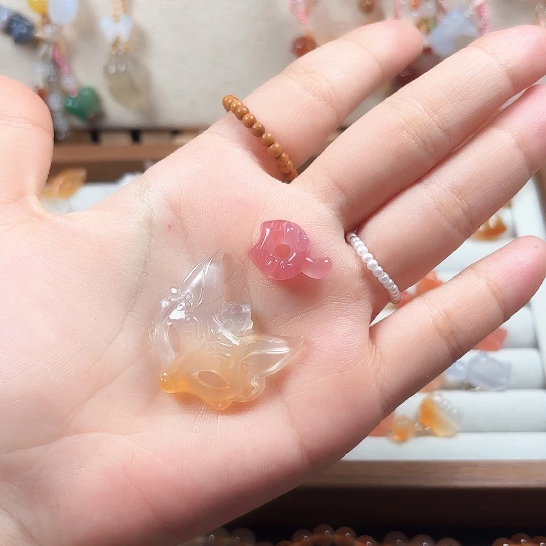 小***西未镶嵌颈饰玛瑙/玉髓