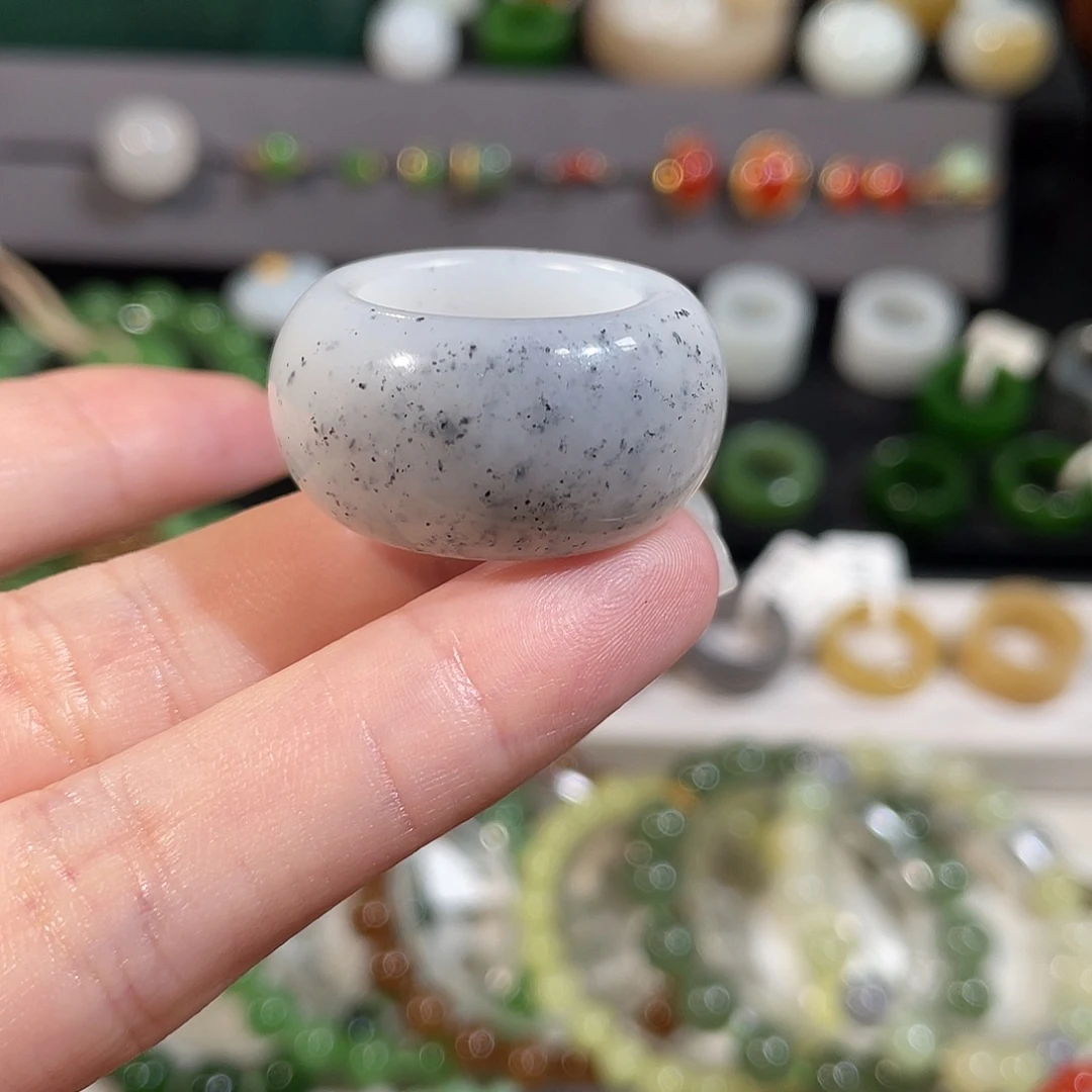 和田玉未镶嵌戒指