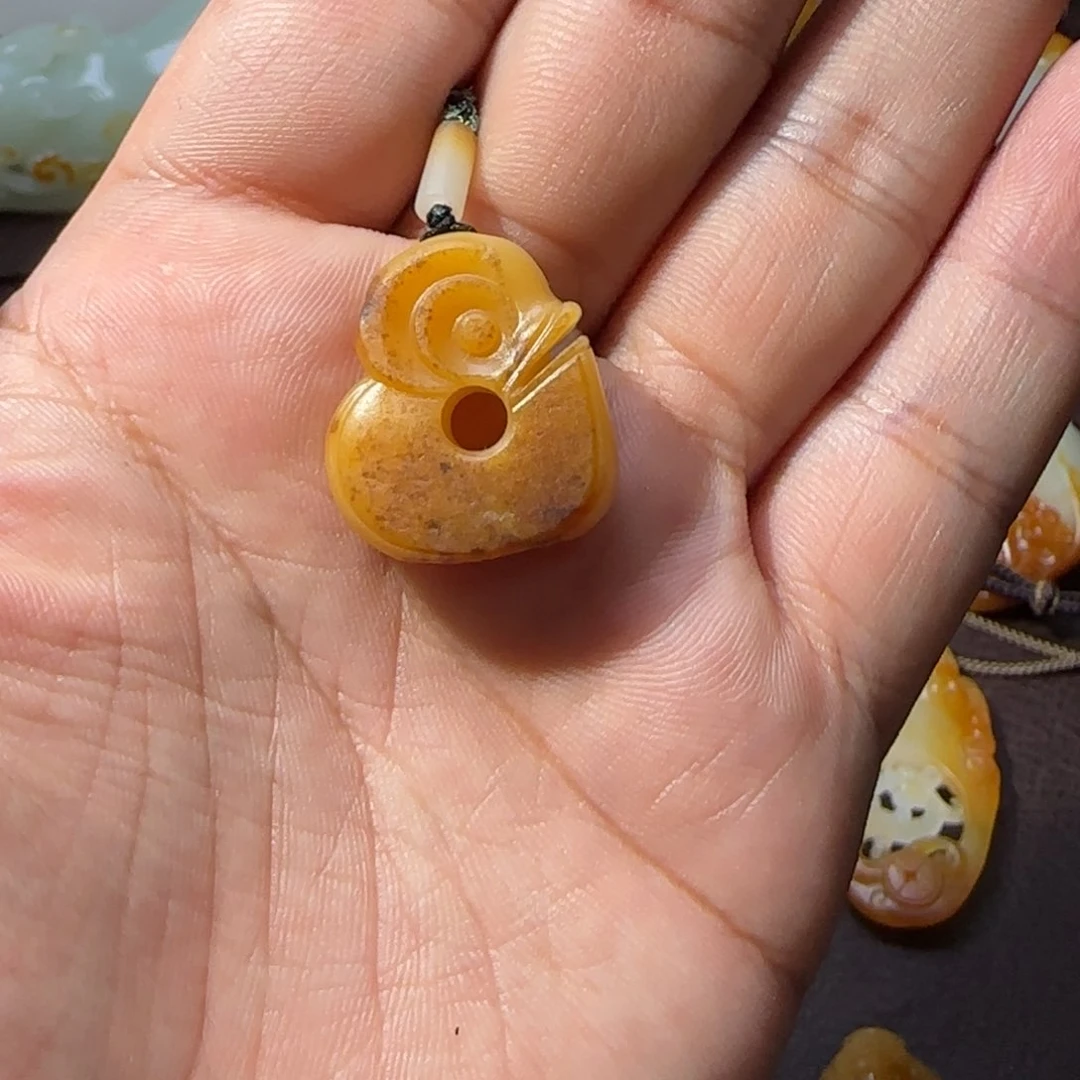 和田玉（糖玉）未镶嵌颈饰