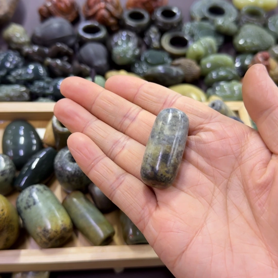 岫岩河磨玉（透闪石质玉）未镶嵌颈饰