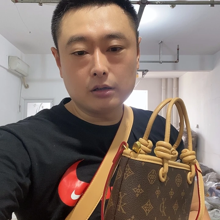 蚕丝驴皮（革）山羊皮（革）