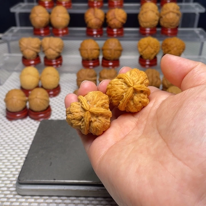 文玩核桃把件26石斧三棱