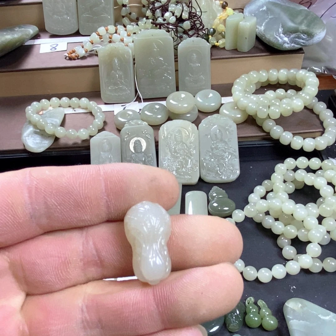 颈饰未镶嵌和田玉心***?014