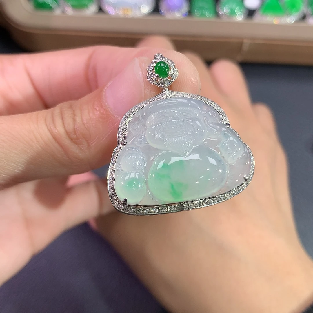 翡翠吊坠(赠链)18K金镶嵌