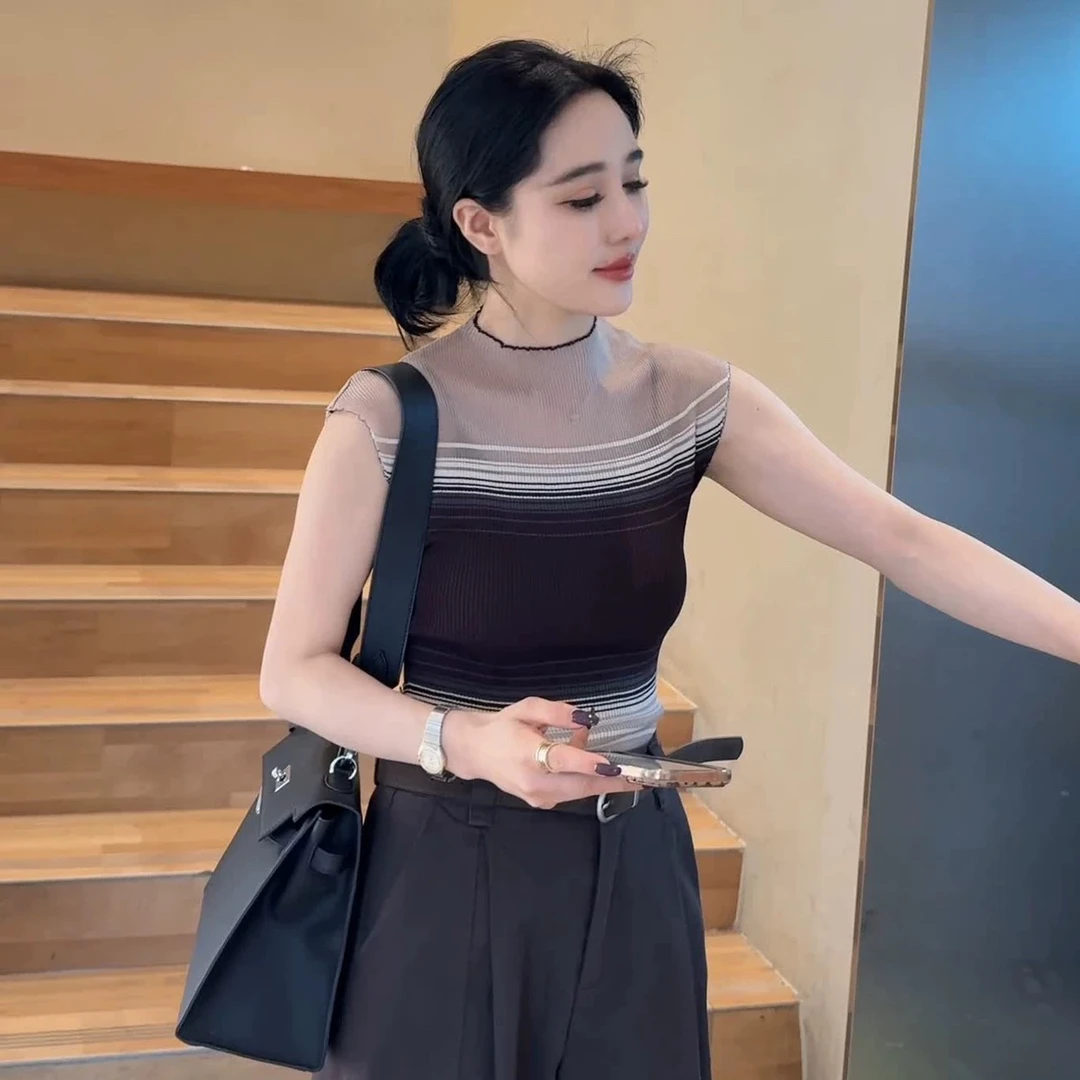 辣妹网纱拼接针织上衣