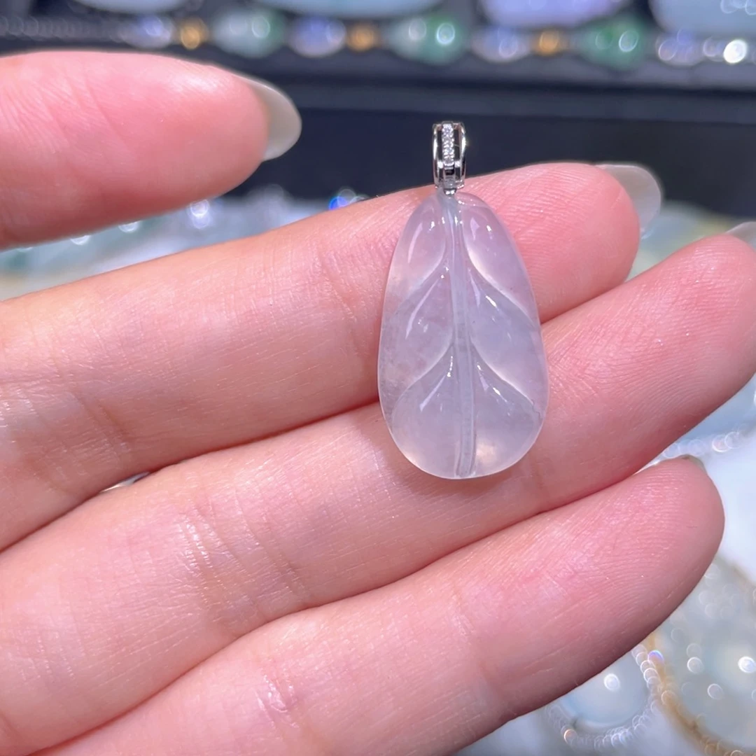 颈饰18K金镶嵌翡翠翡翠