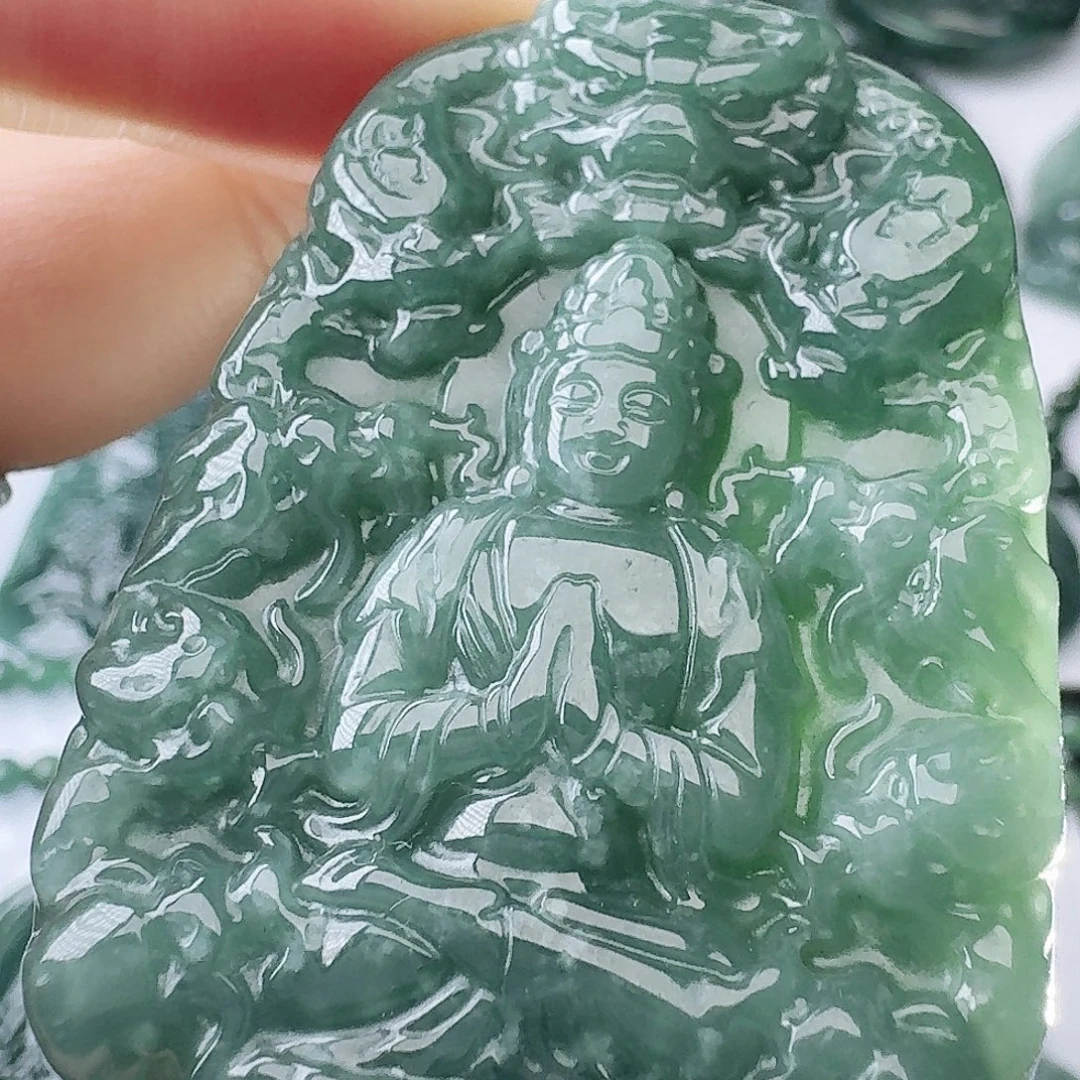 翡翠未镶嵌颈饰11