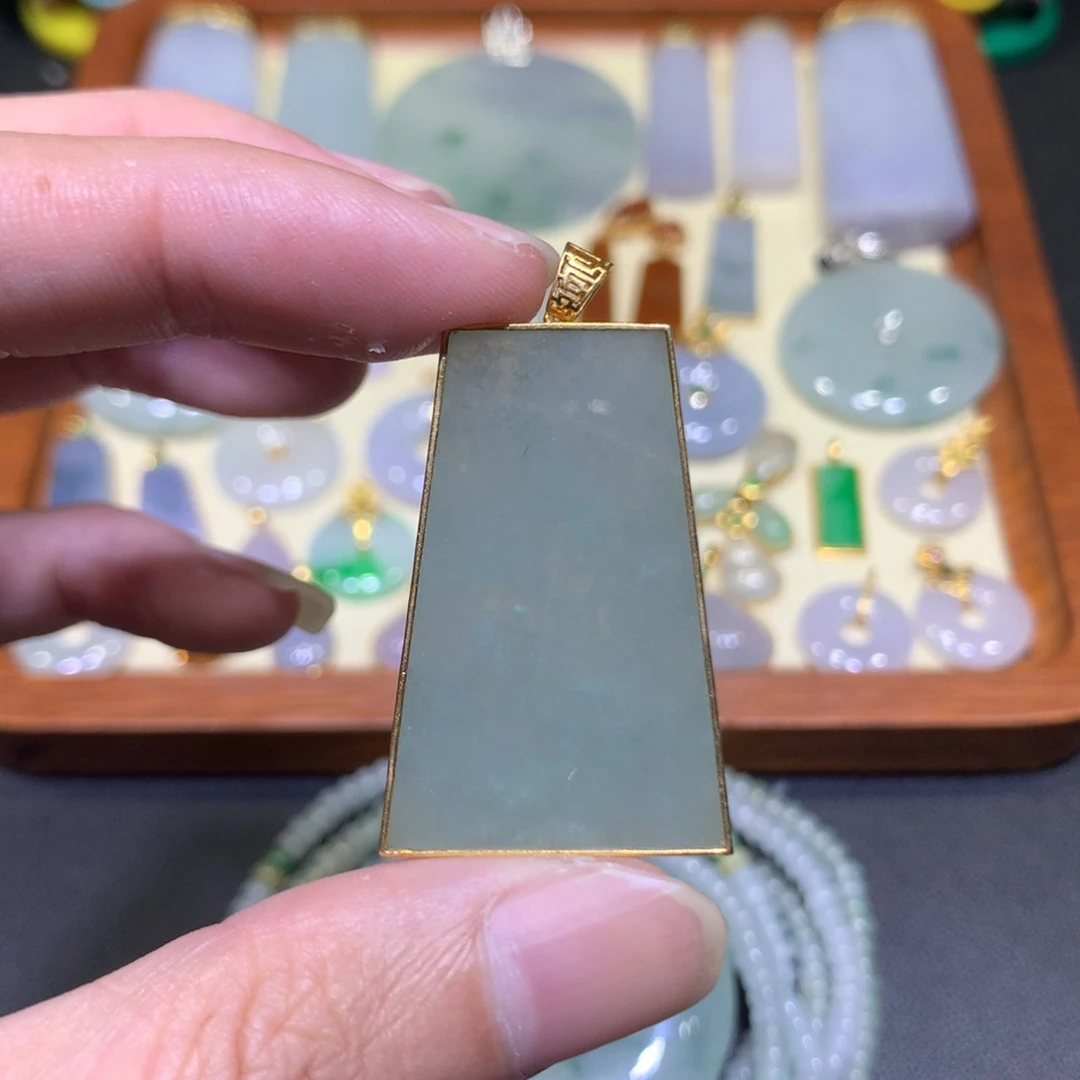 吊坠(不含链)18K金镶嵌翡翠