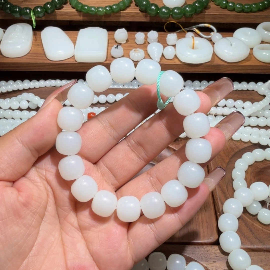 和田玉未镶嵌颈饰D