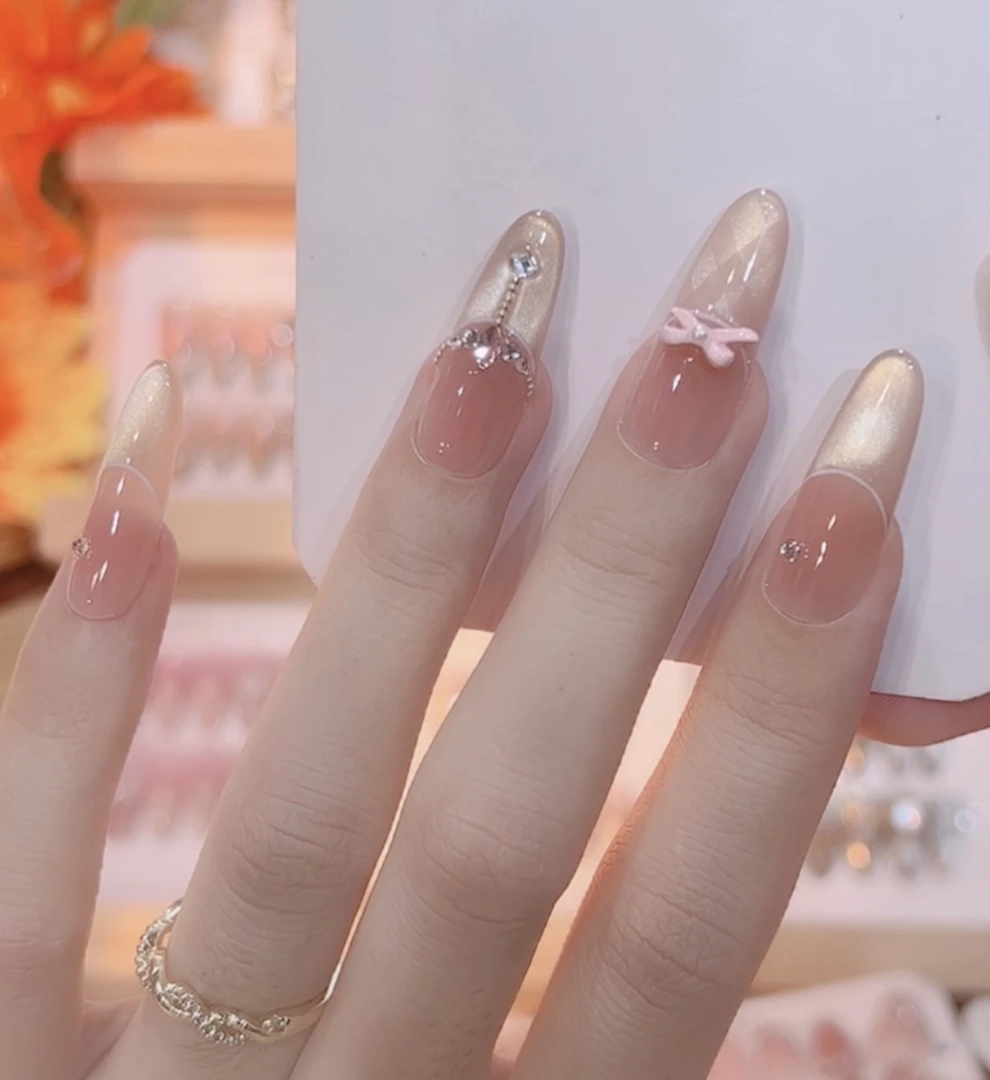 【在逃千金】春季纯手工可拆卸公主风猫眼显白贴片穿戴甲