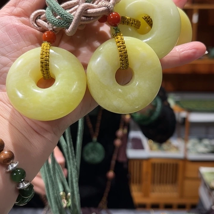 未镶嵌岫玉毛衣链