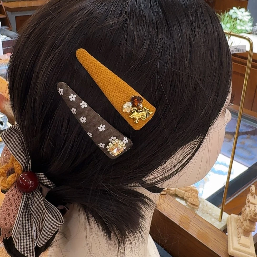 皮质非金属橘色夹子