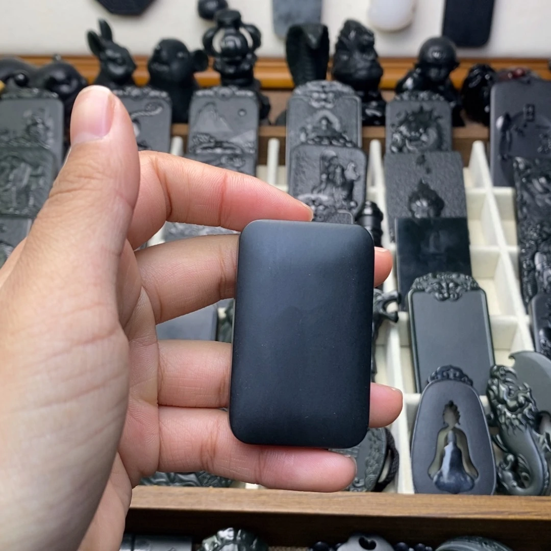 青***蚨和田玉未镶嵌颈饰