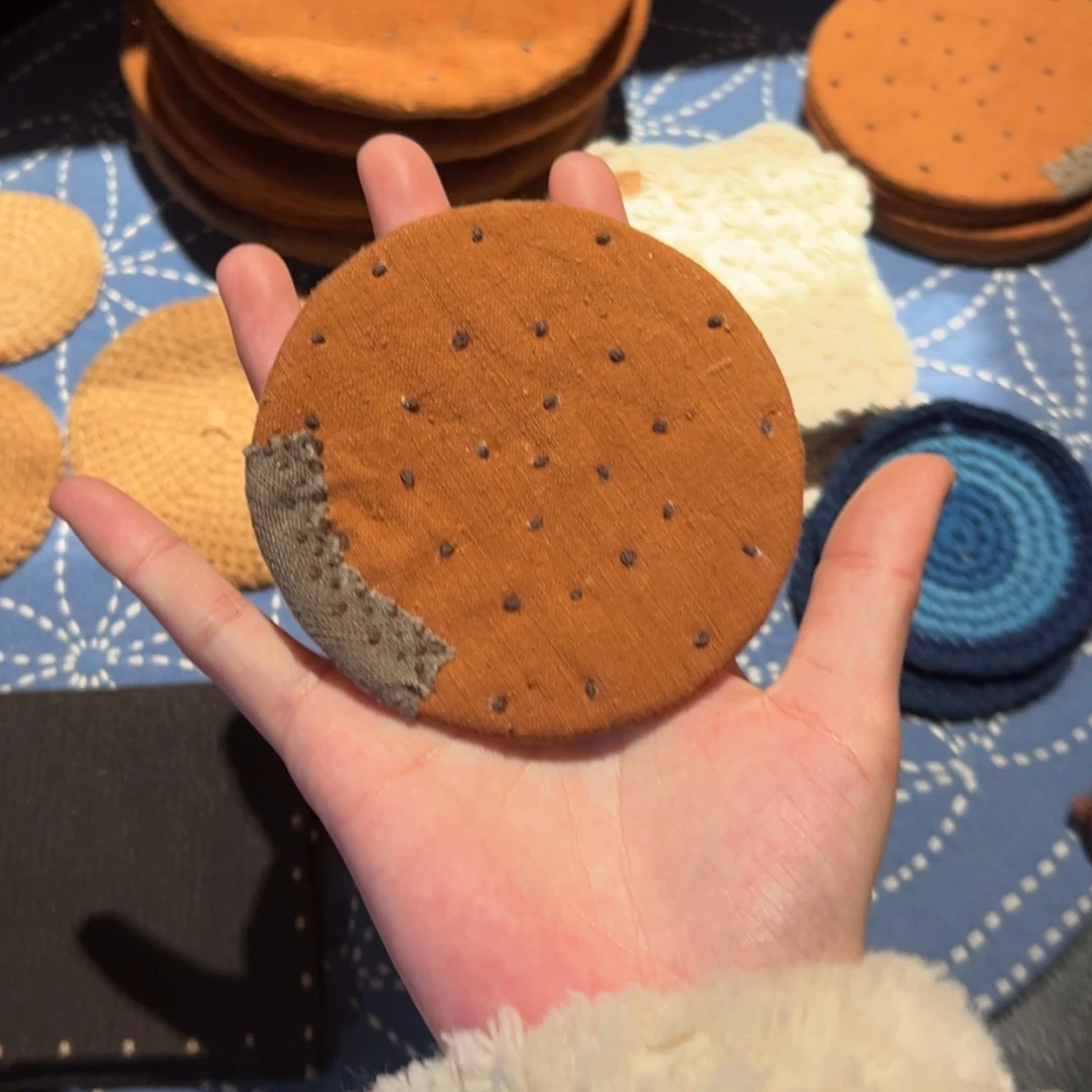 摆件陶瓷。      陶瓷。