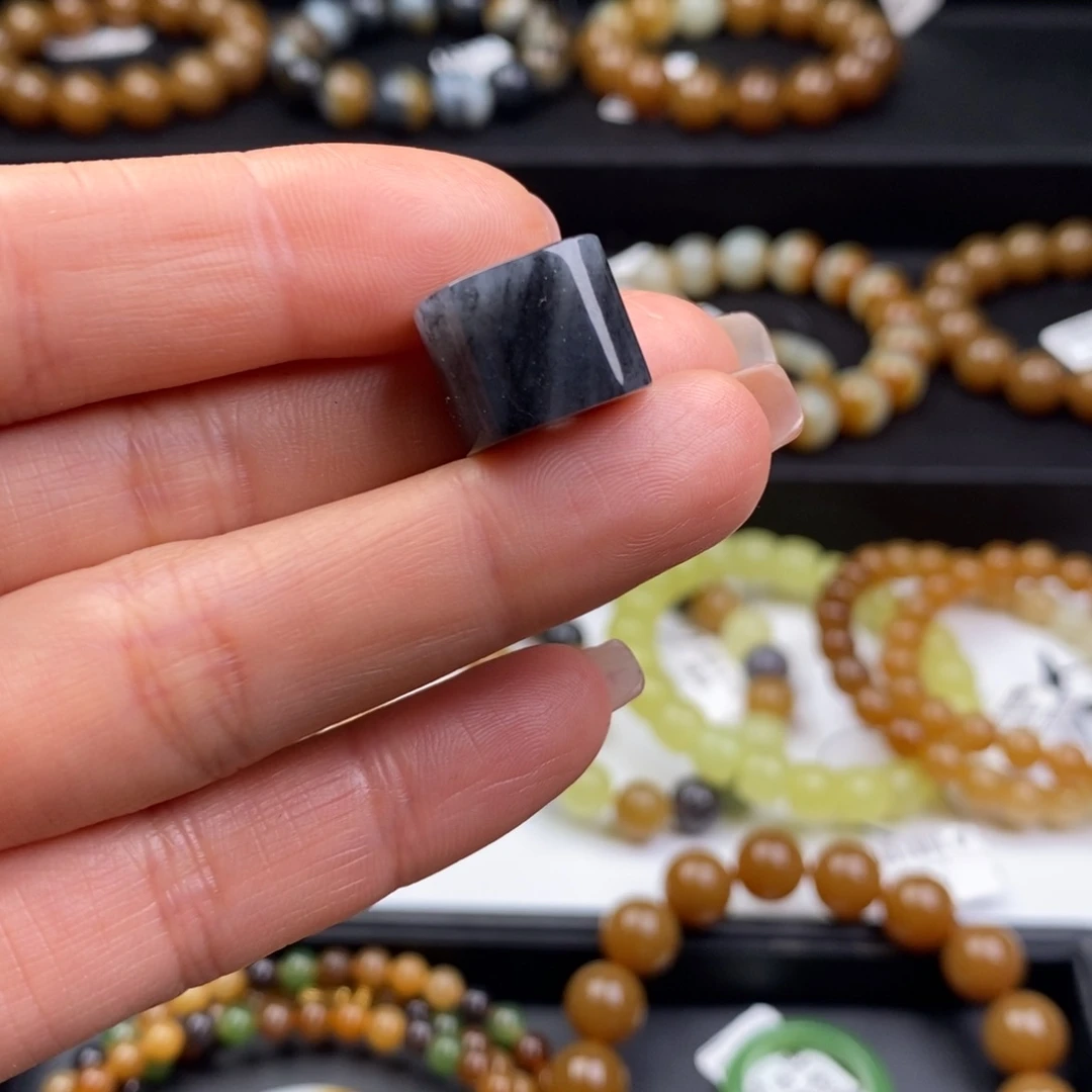 和田玉未镶嵌手串