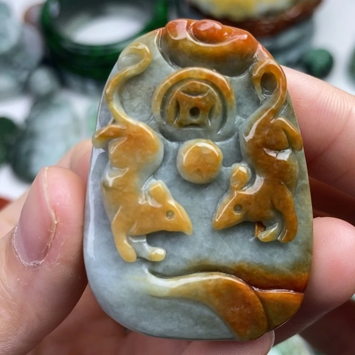 颈饰未镶嵌翡翠吊坠