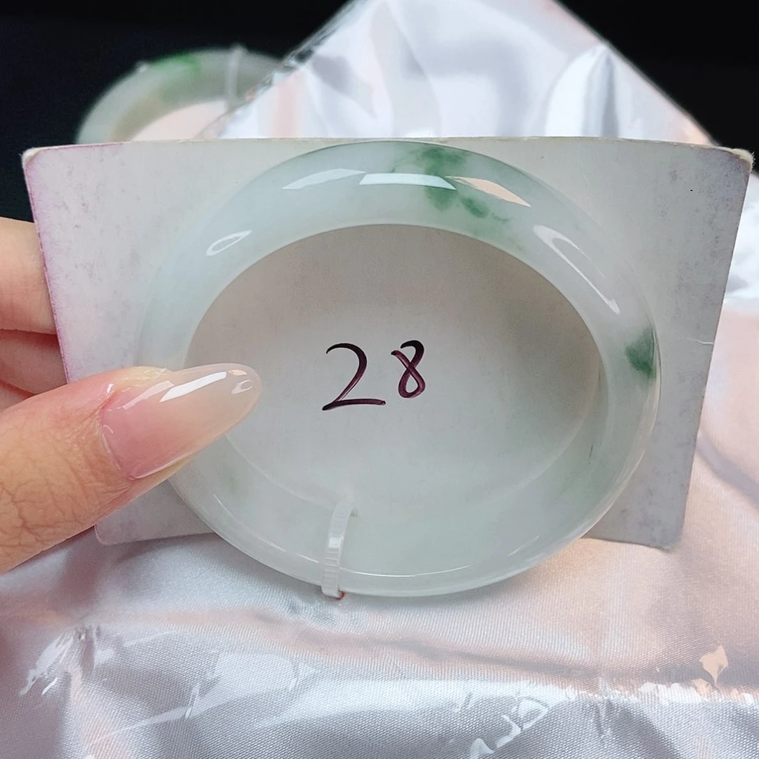翡翠手镯未镶嵌正圈55.6