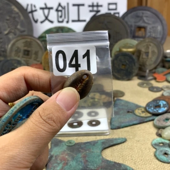 春***象铜现代文创工艺品