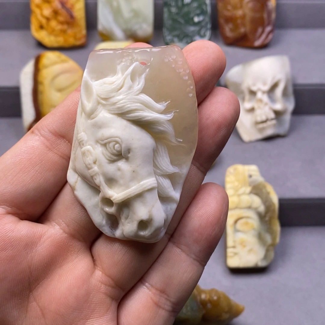 2***点岫玉未镶嵌颈饰挂件