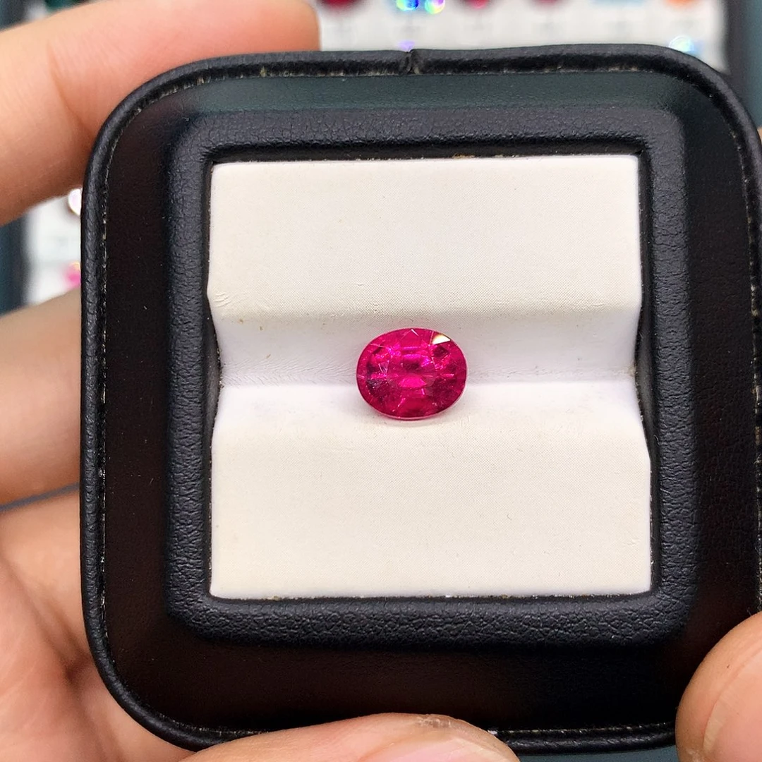 碧玺2.24克拉卢比来未镶嵌