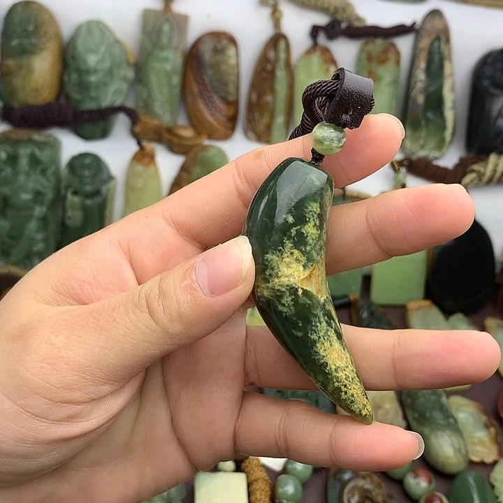 岫岩河磨玉（透闪石质玉）未镶嵌挂件
