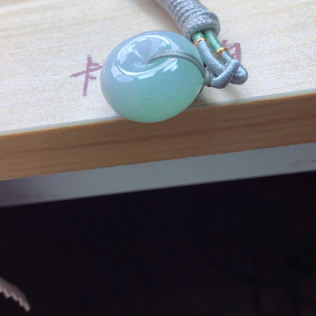 翡翠颈饰未镶嵌吊坠