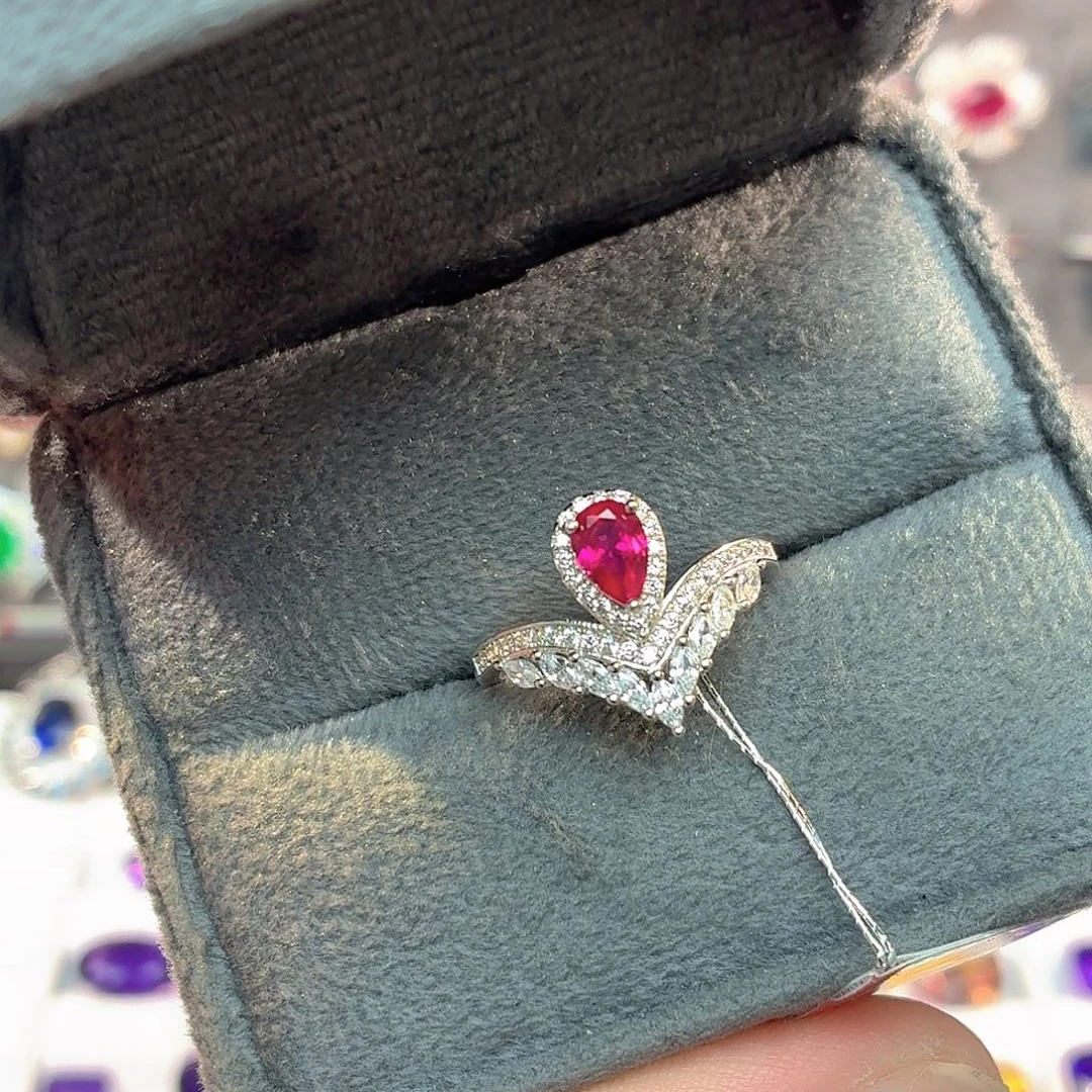 925银培育卢比莱色宝石