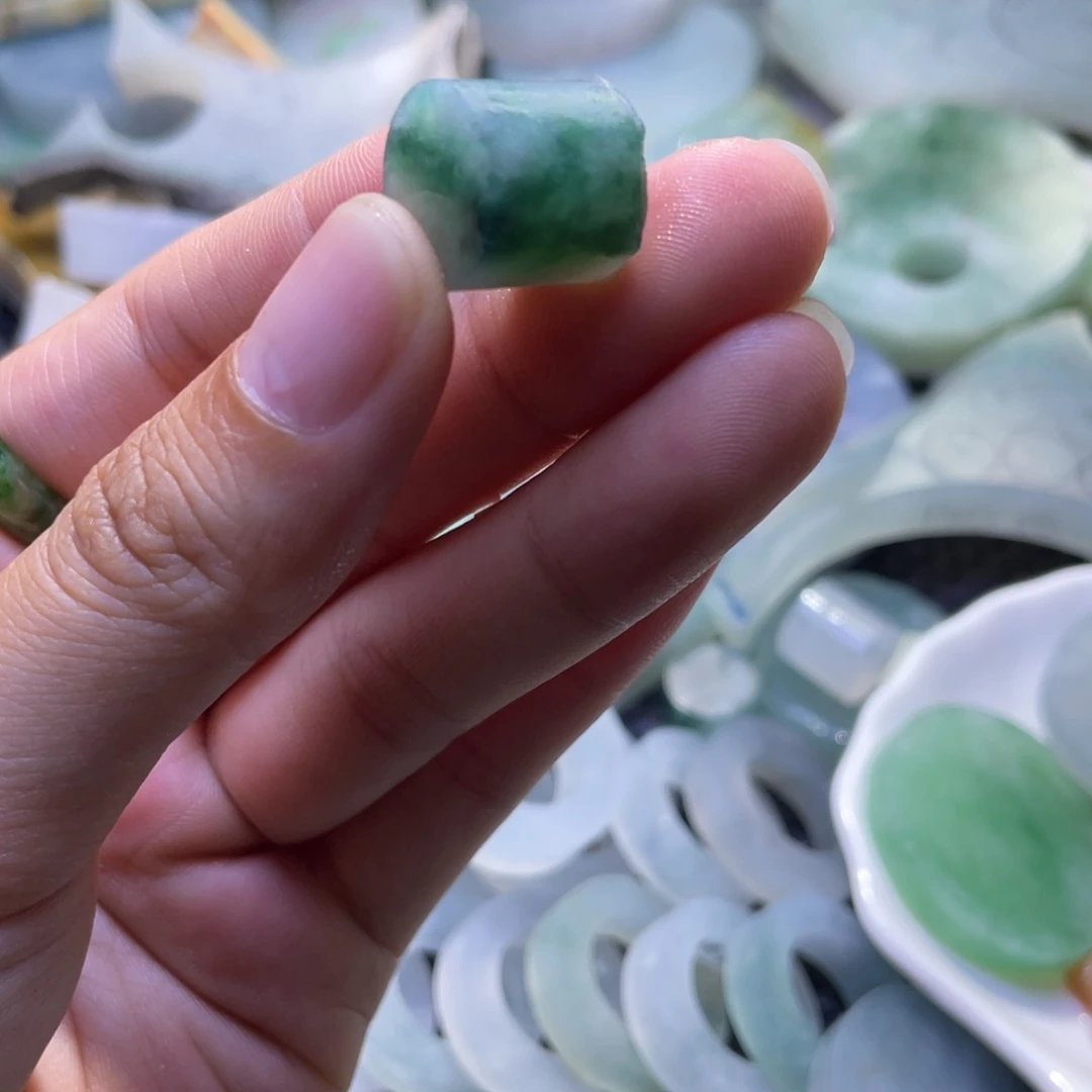 定制翡翠未镶嵌翡翠