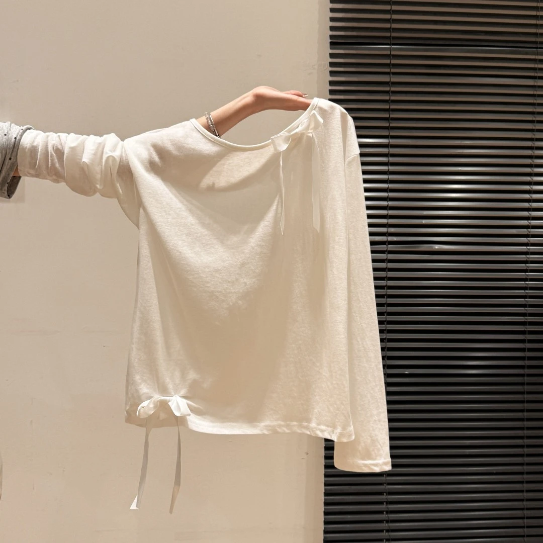 夏珍 蝴蝶结设计感斜肩宽松显瘦长袖T恤女2025早秋慵懒风露肩上衣