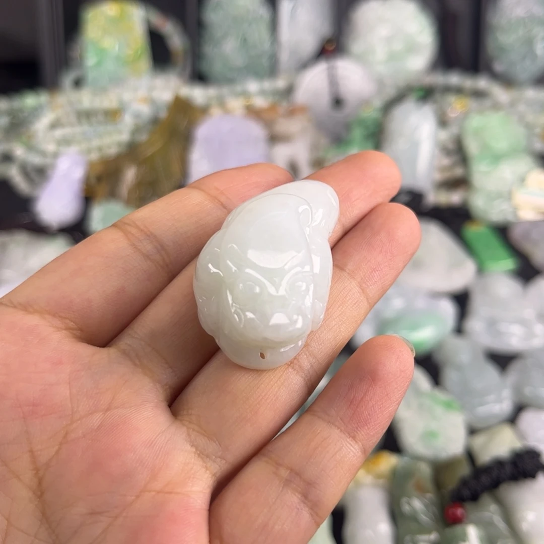 吊坠(不含链)未镶嵌翡翠瑕疵