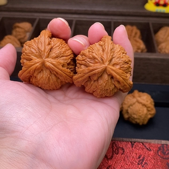 特***魂把件文玩核桃白奔