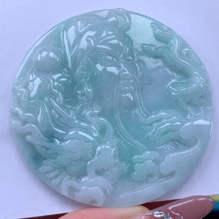 颈饰未镶嵌翡翠龙关公