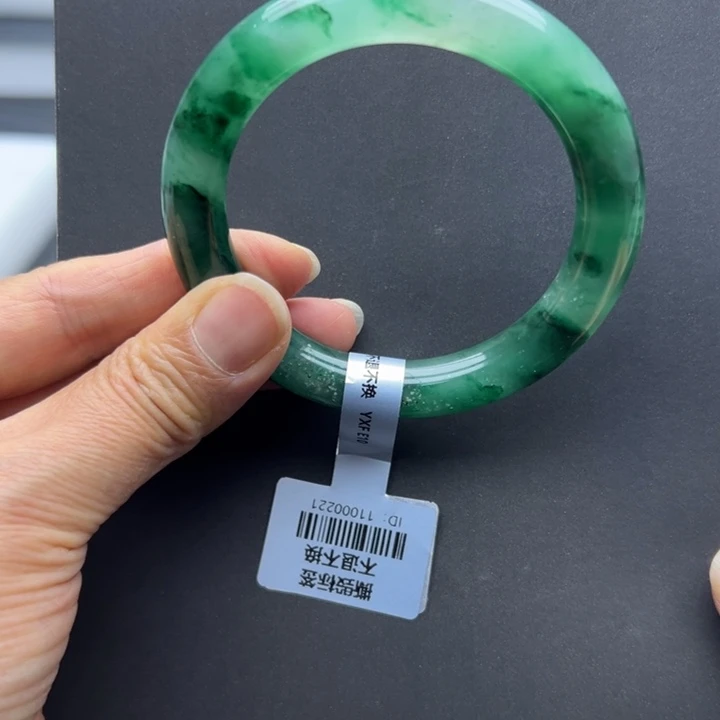 锦***玺石英质玉未镶嵌手镯燕子➕56.4