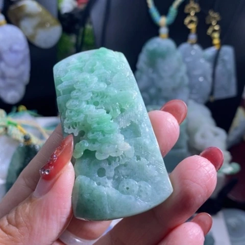 【闪购商品】颈饰未镶嵌翡翠山水