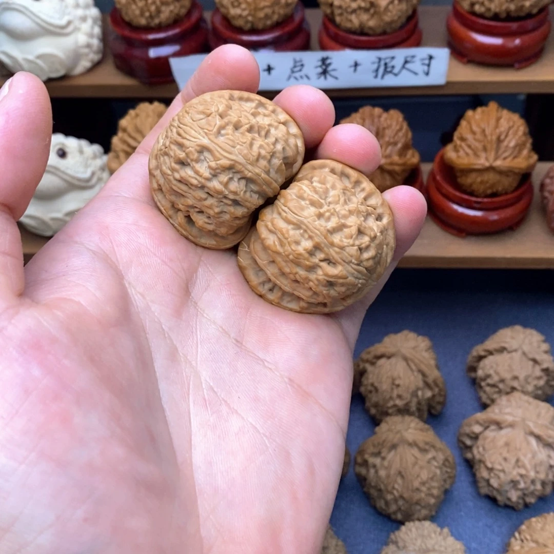 文玩核桃吊坠昌*白狮子39