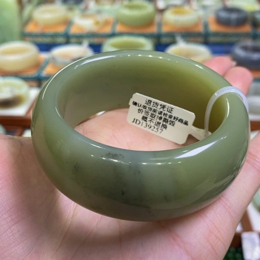 和田玉未镶嵌手镯且末青白轮胎55/56