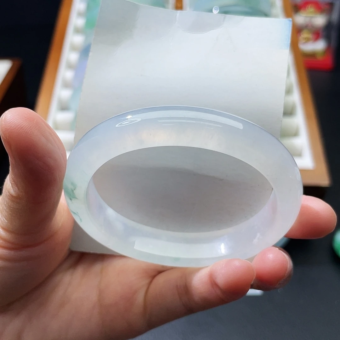 翡翠未镶嵌手镯52.8贵妃