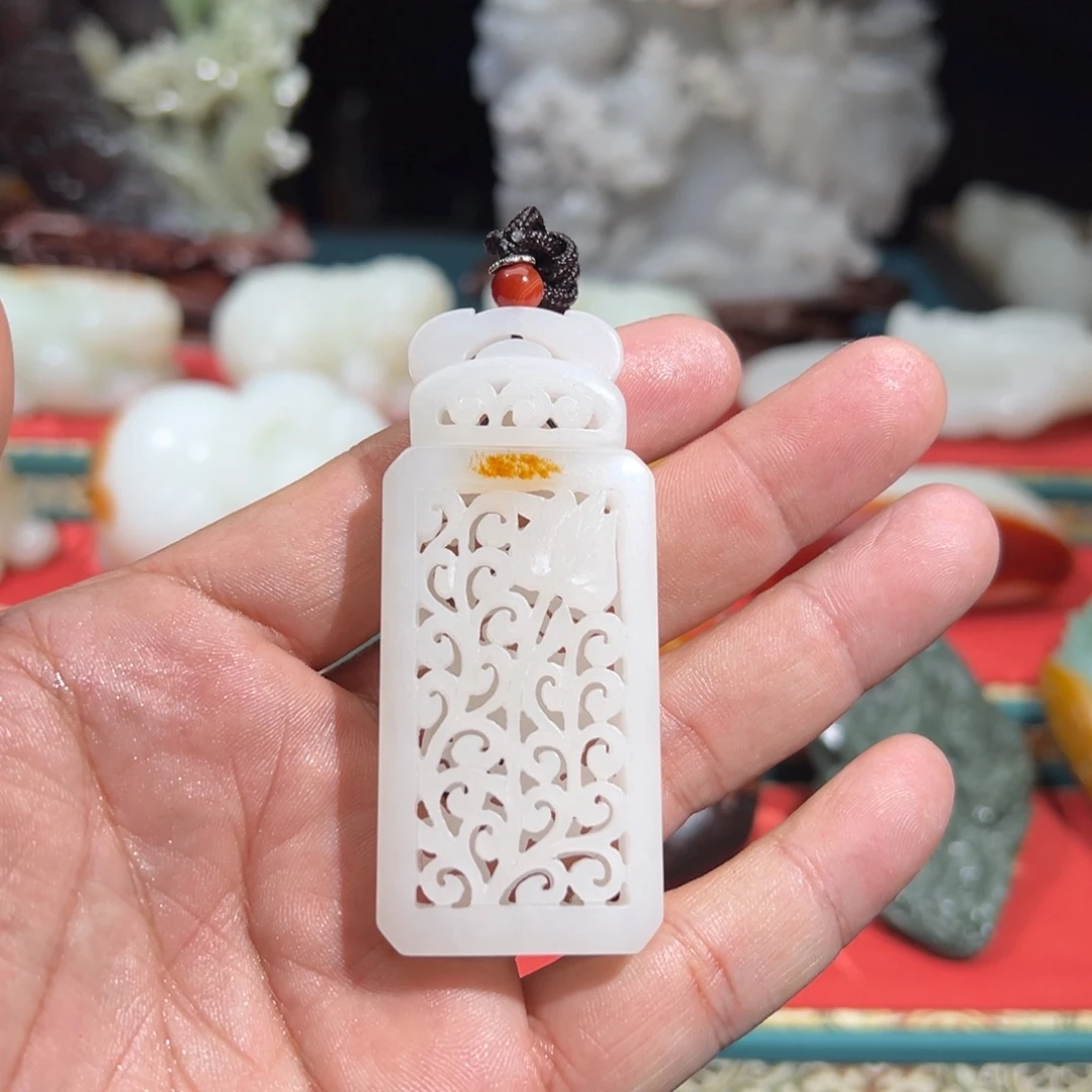 爱***看和田玉未镶嵌挂件