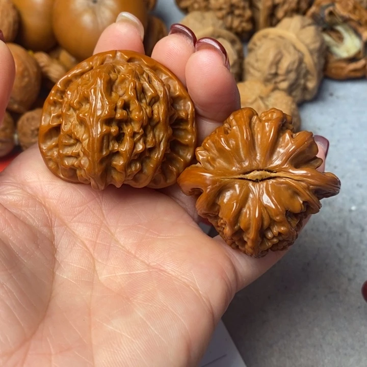 文玩核桃把件白狮