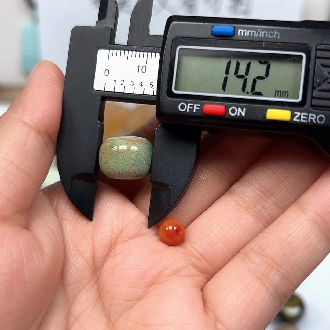 南红玛瑙未镶嵌珠宝奇石