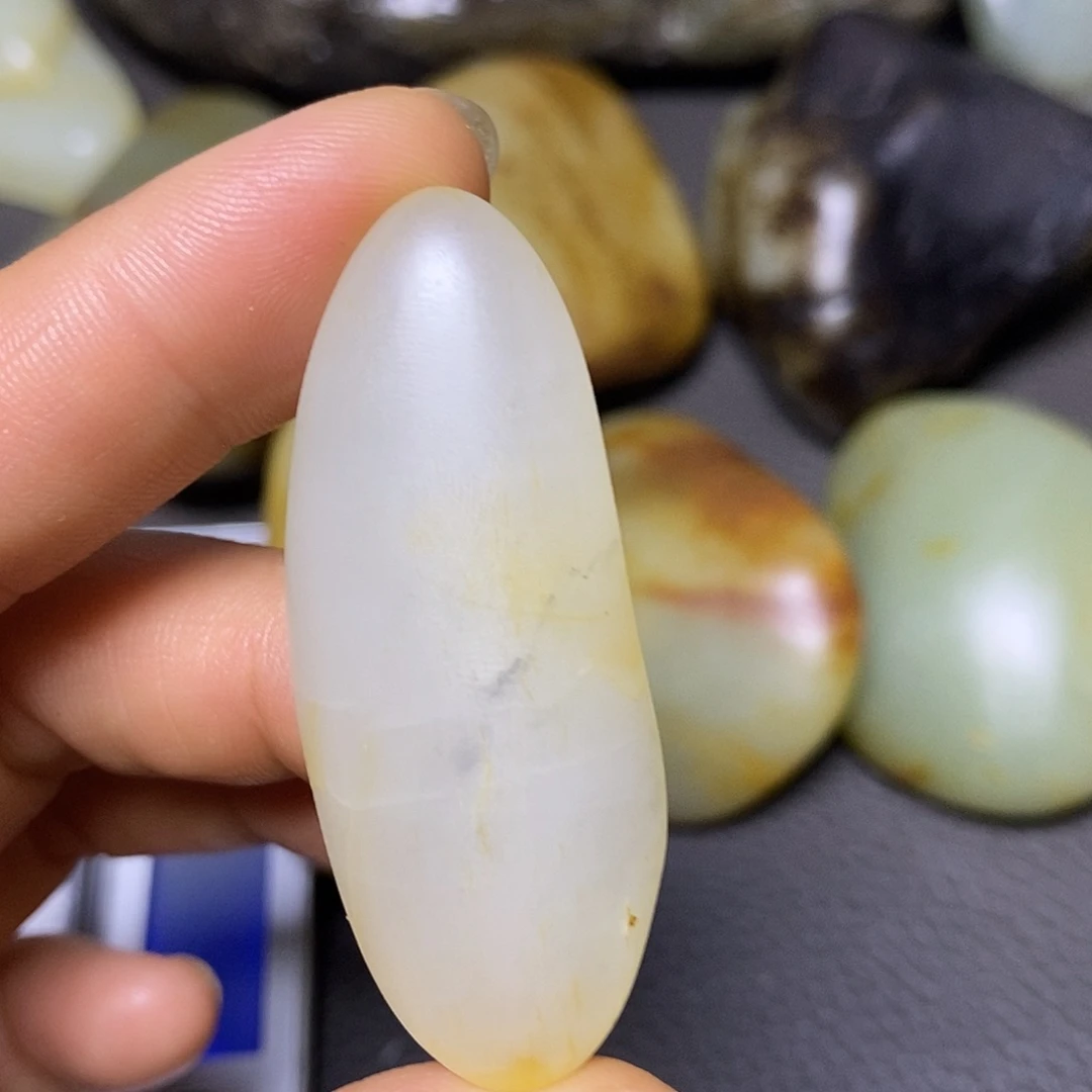 未镶嵌和田玉（糖玉）挂件