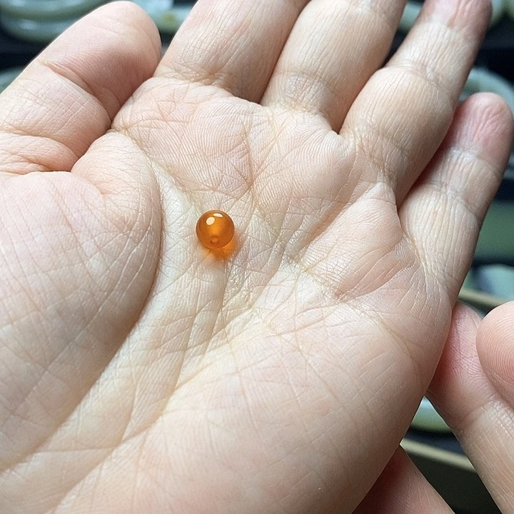 追***人和田玉未镶嵌颈饰