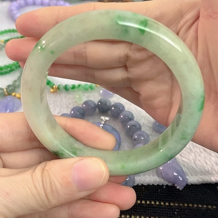 翡翠未镶嵌手镯白底青手镯