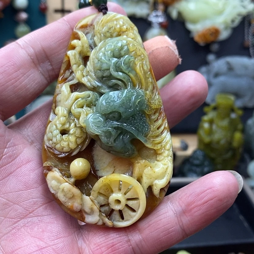 【闪购商品】蛇纹石玉吊坠未镶嵌