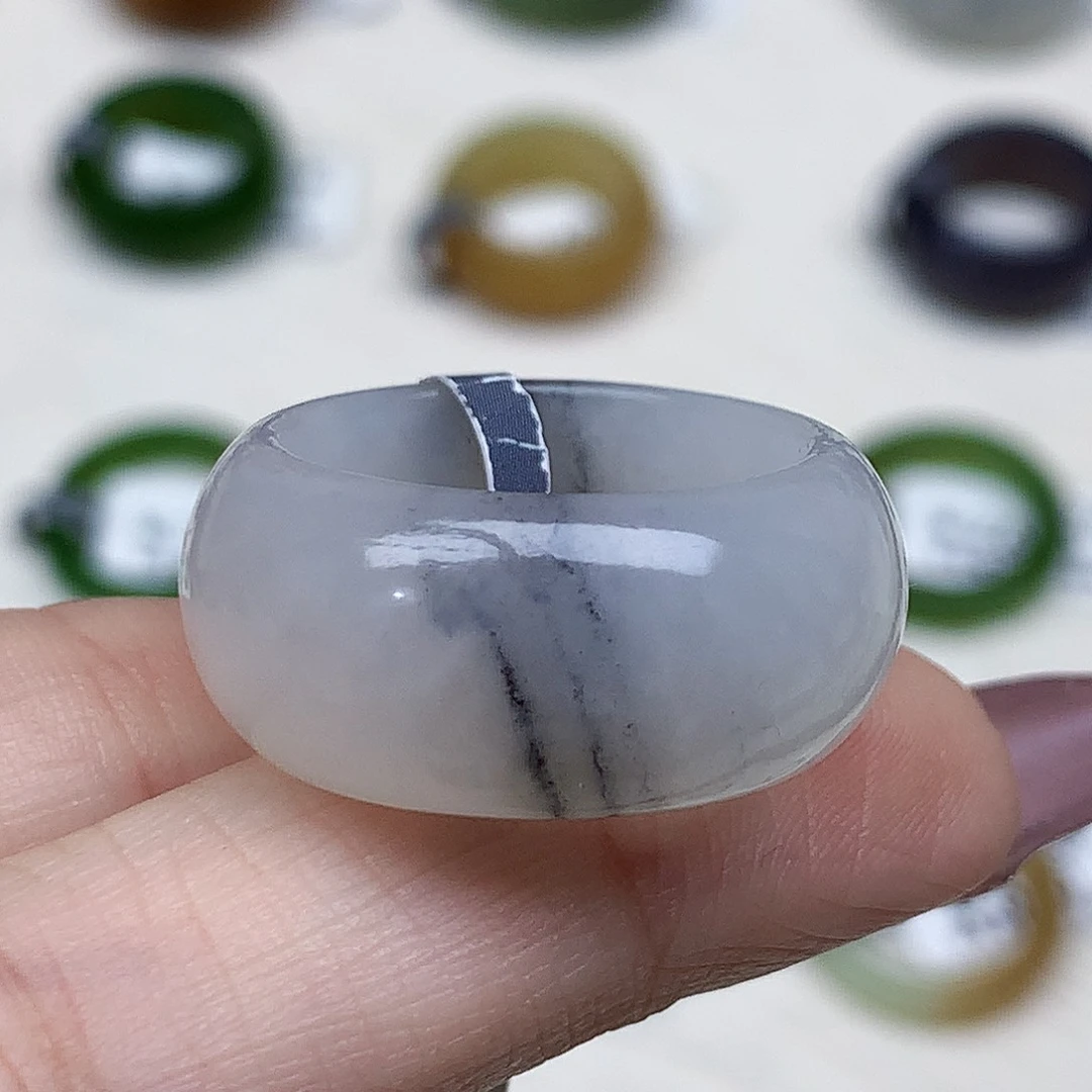 未镶嵌戒指和田玉