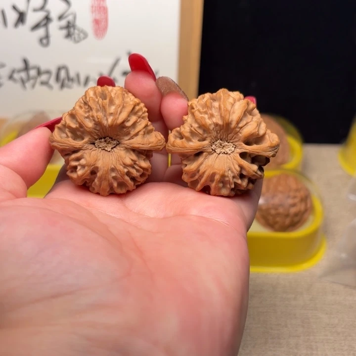 文玩核桃吊坠44 全品龙门涧