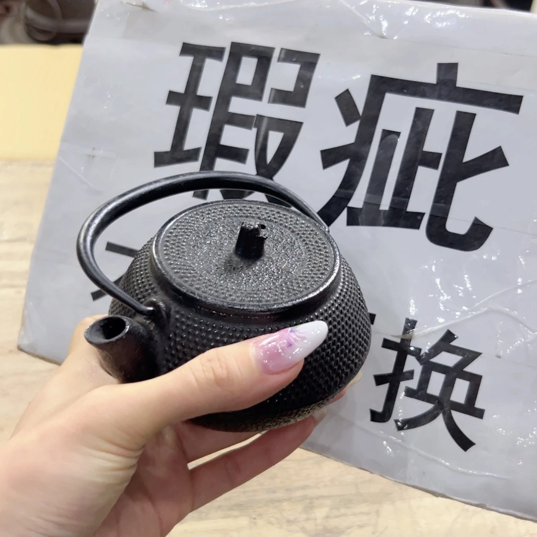 瓷片陶瓷和金属表面上